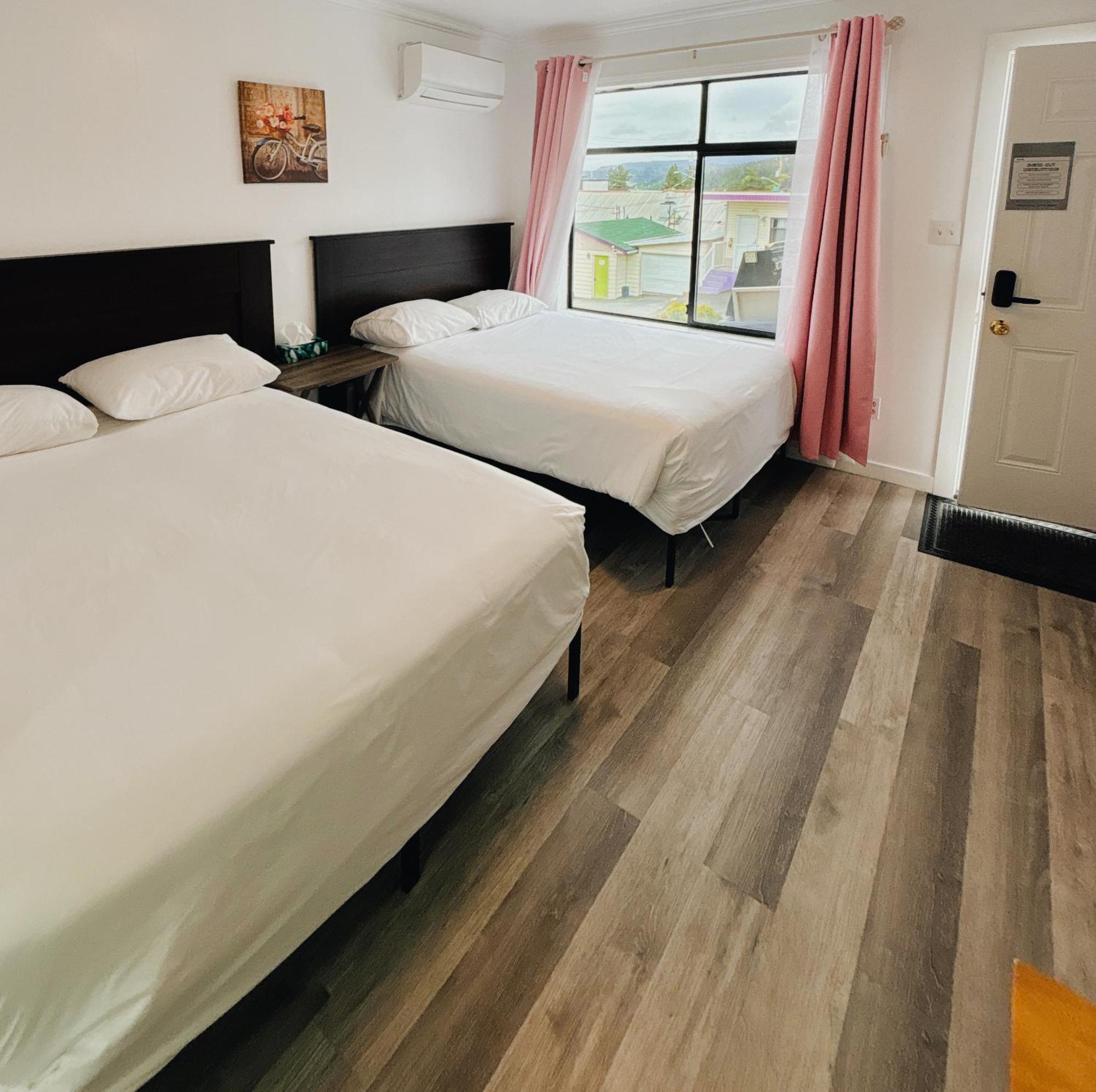 Westview Centre Motel Ltd Powell River Esterno foto
