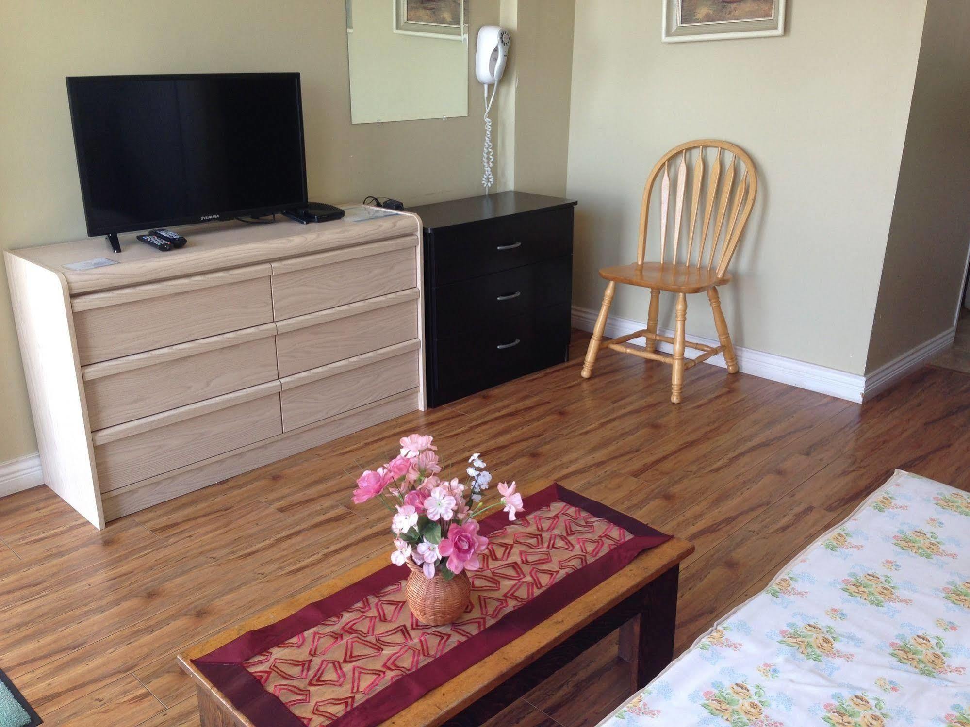 Westview Centre Motel Ltd Powell River Esterno foto