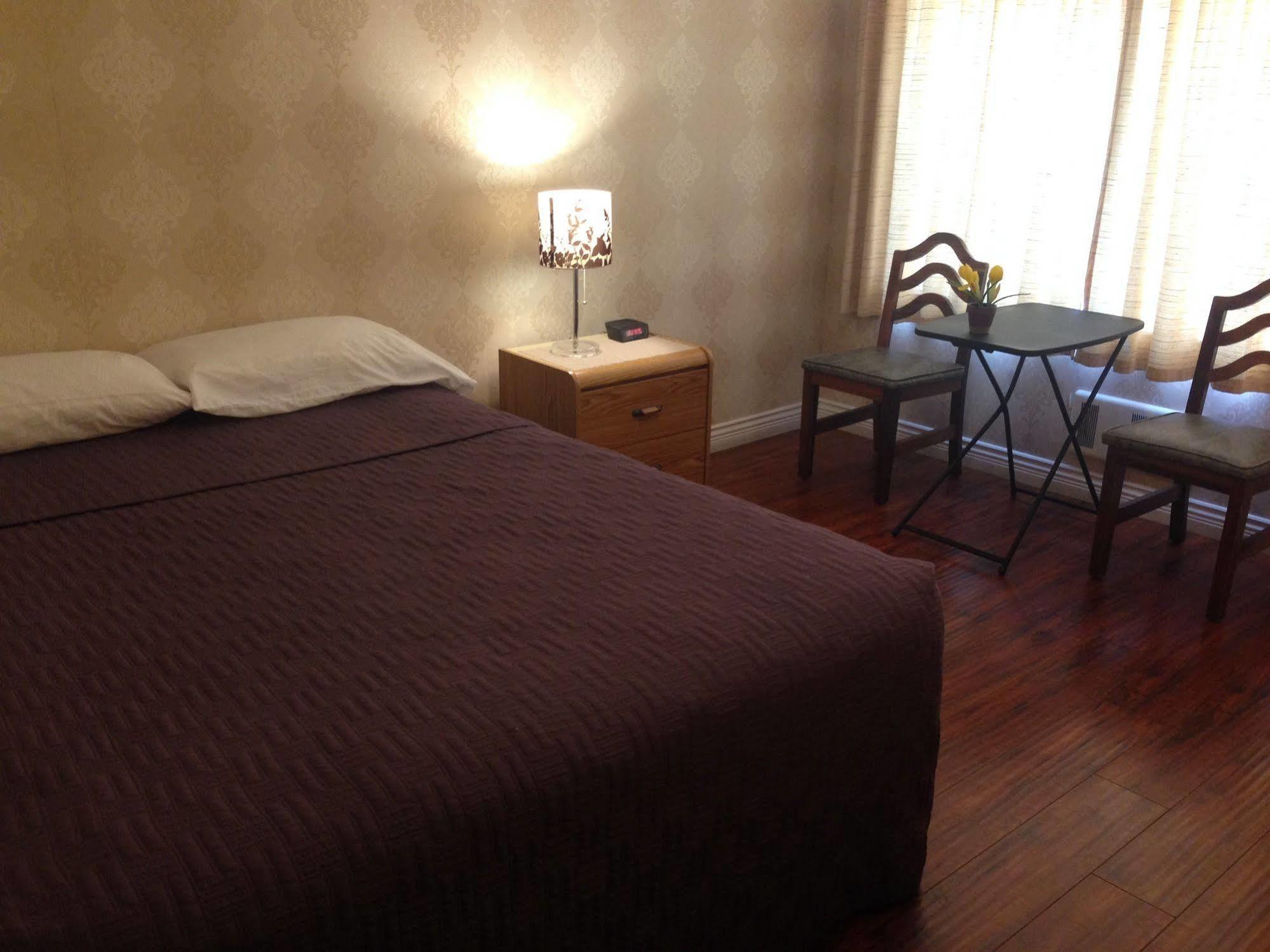 Westview Centre Motel Ltd Powell River Esterno foto